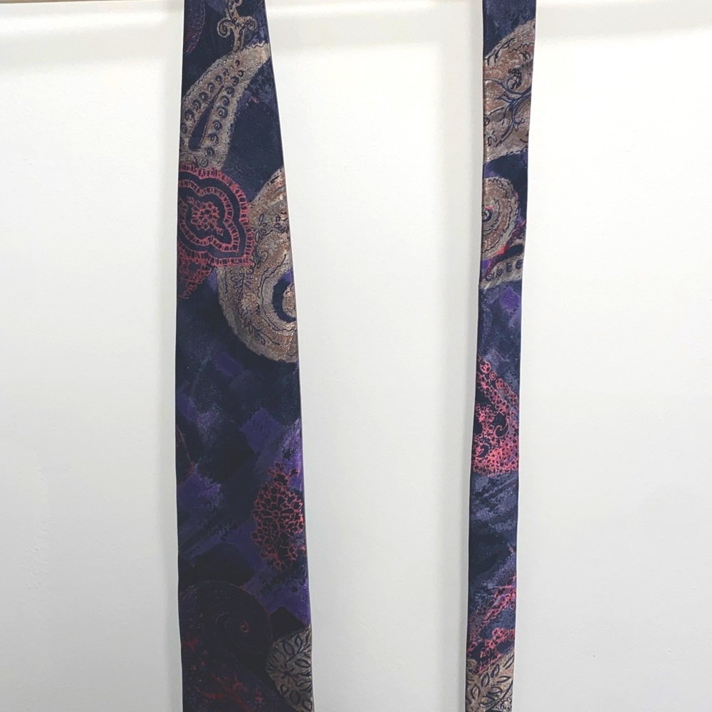 Magenta/Purple/Black/Champaign Alexander Lloyd Paisley Tie